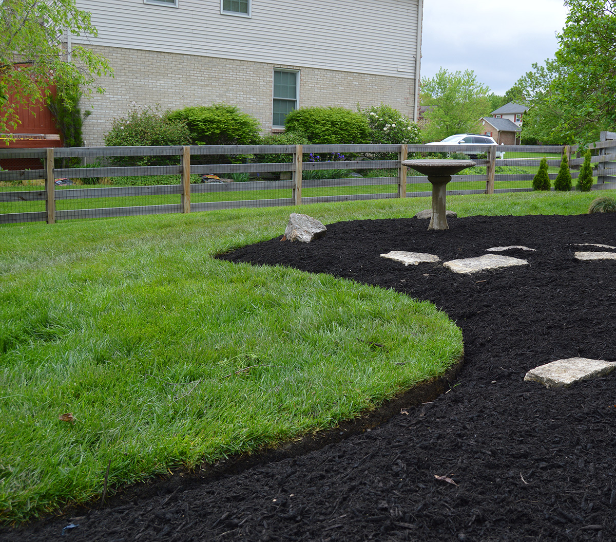 mulch edges landscaping